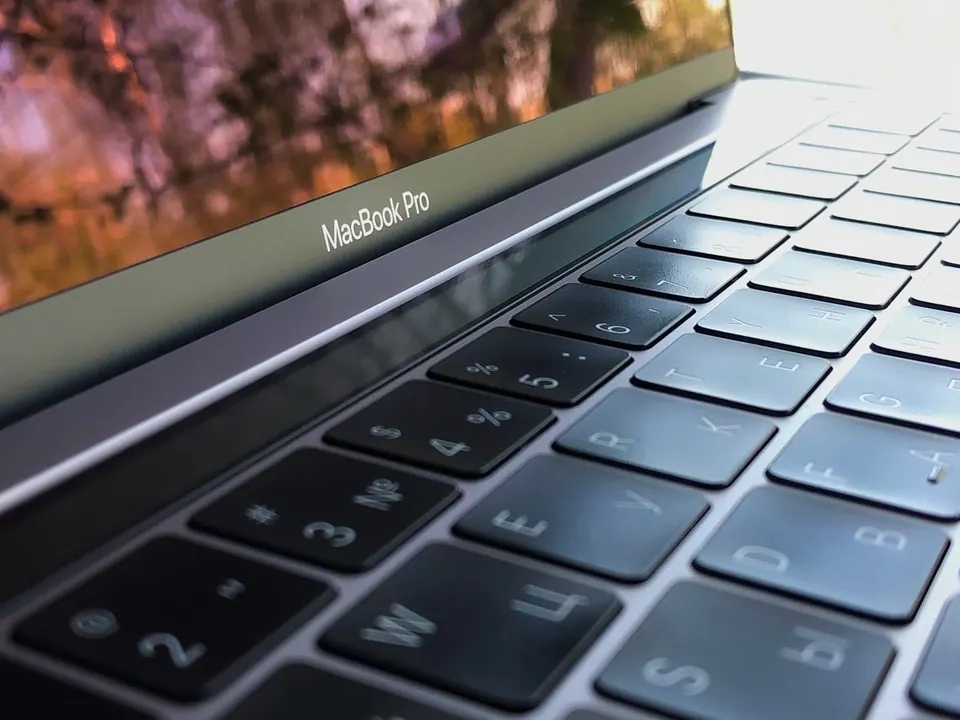 Cận cảnh bàn phím MacBook Pro