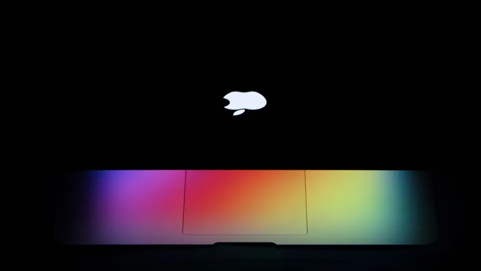 MacBook báo Your computer restarted because of a problem