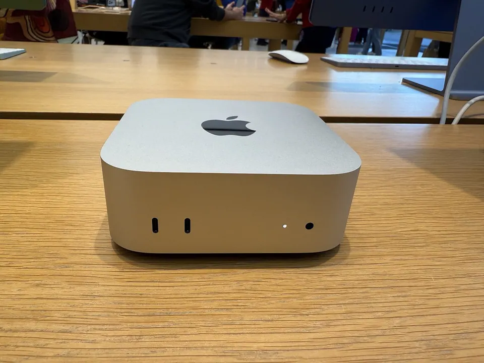 Mac mini cần mua thêm gì? Màn hình, phím, chuột, webcam